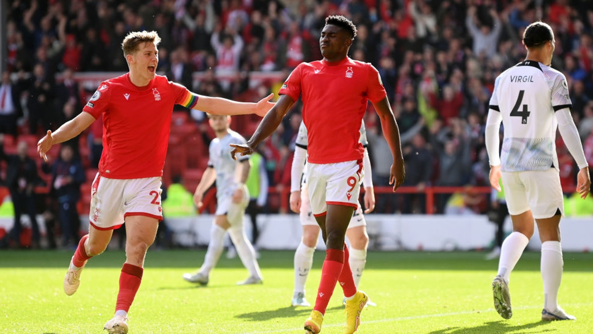 展现出了与 展现出了与